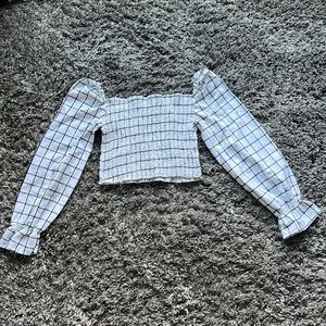 Black and White crop top -Brand:Shein Size:Large